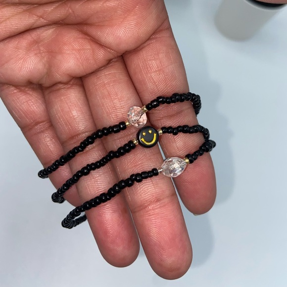 Handmade Trendy Glass Bead Bracelets with Smiley Face - Picture 3 of 5